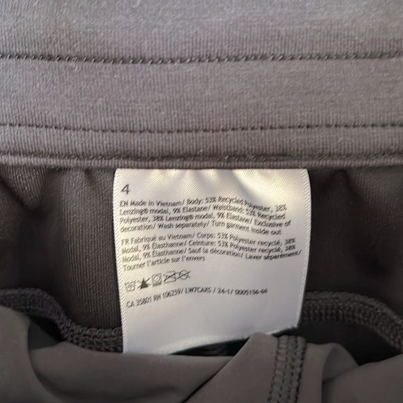 Lululemon Softstreme Shorts - Picture 7 of 12